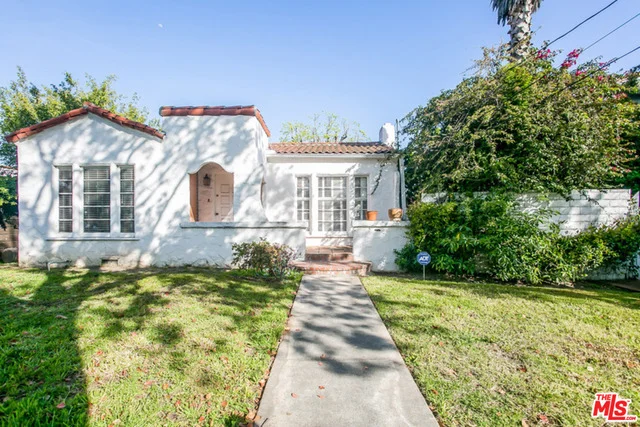 1042 Superba, Venice, CA 90291