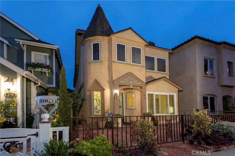118 3rd, Seal Beach, CA 90740
