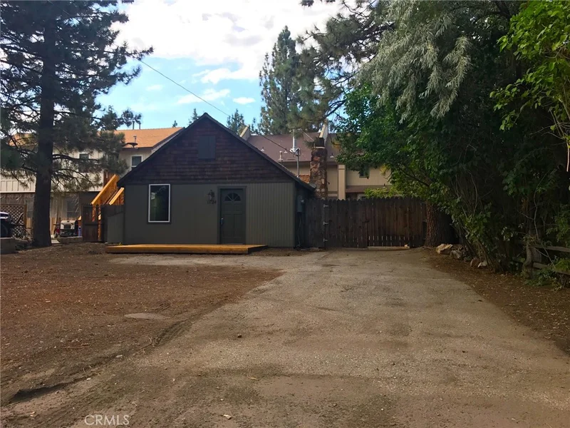 1124 Aeroplane, Big Bear, CA 92314