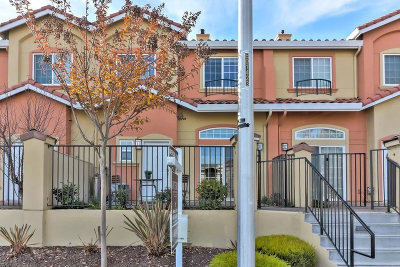 1049 Helen Avenue, Santa Clara, CA 95051