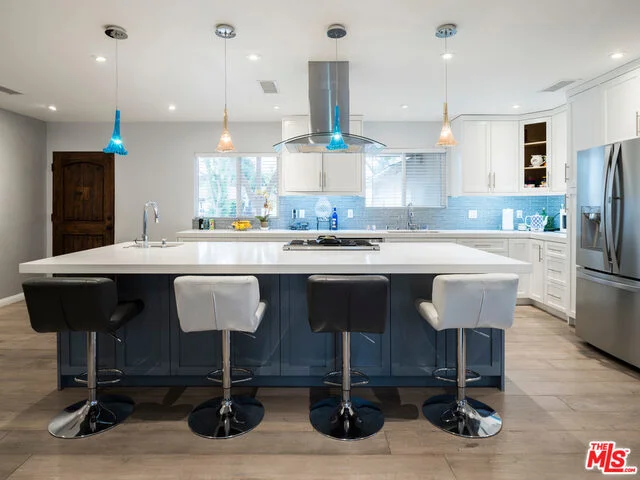 22701 Gault, West Hills, CA 91307