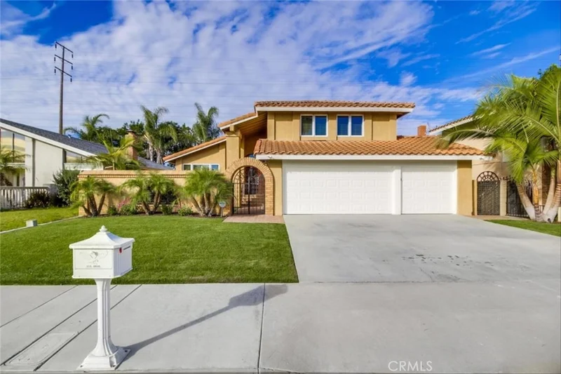 8951 Crescent, Huntington Beach, CA 92646