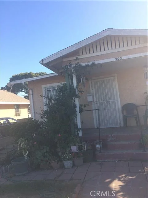 900 76th, Los Angeles, CA 90044
