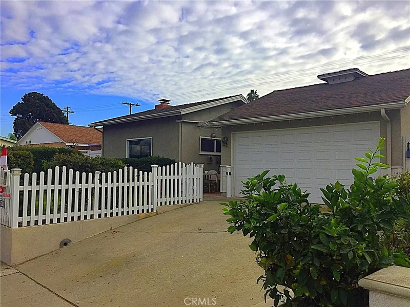 4612 Carson, Torrance, CA 90503