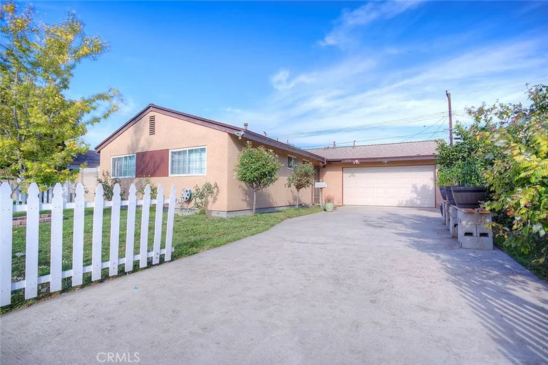 10382 Longden, Cypress, CA 90630