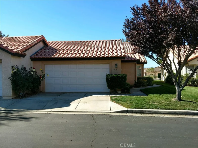 11562 Oak, Apple Valley, CA 92308