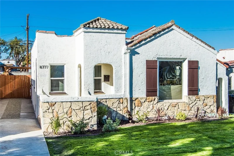 8777 Dalton, Los Angeles, CA 90047