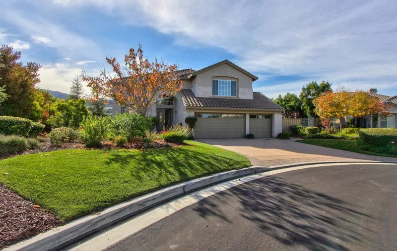 27235 Cortina, Salinas, CA 93908