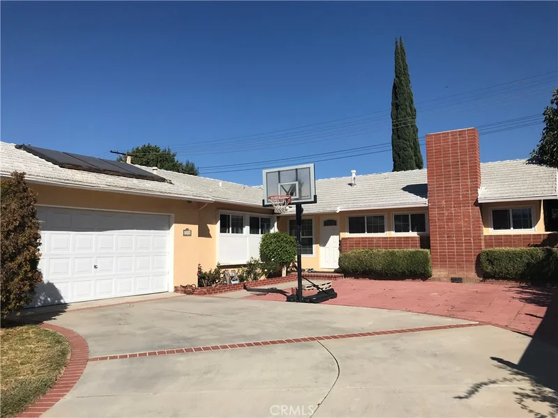 7844 Sausalito, Canoga Park, CA 91304