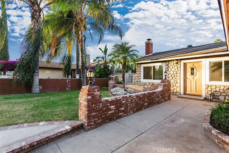1855 Illinois, Riverside, CA 92507