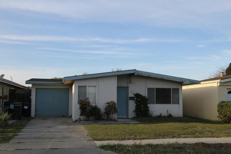 633 Atri, Watsonville, CA 95076