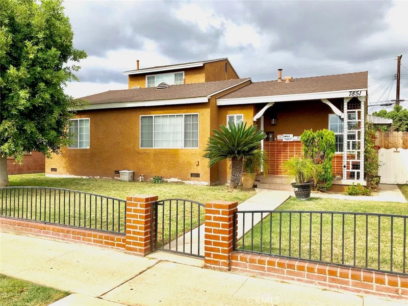 7851 Mcfadden, Midway City, CA 92655