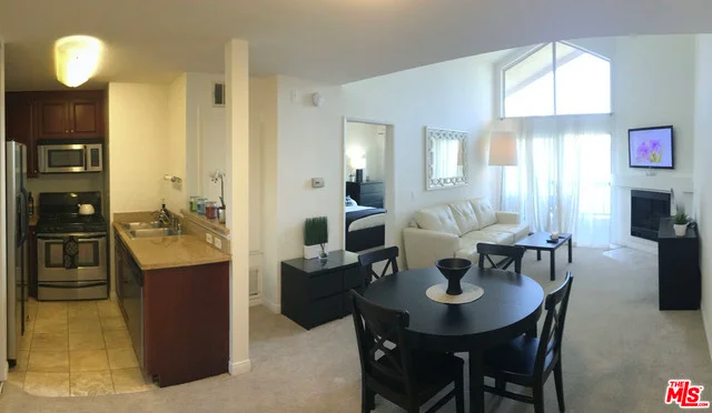 5530 Owensmouth Avenue 317, Woodland Hills, CA 91367