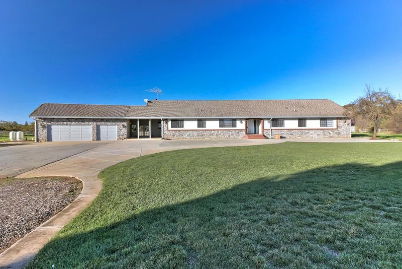1025 Rucker, Gilroy, CA 95020