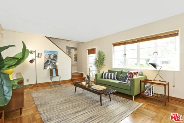 5439 Village, Los Angeles, CA 90016