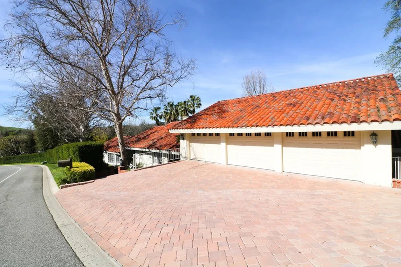 4515 Valley Spring, Westlake Village, CA 91362