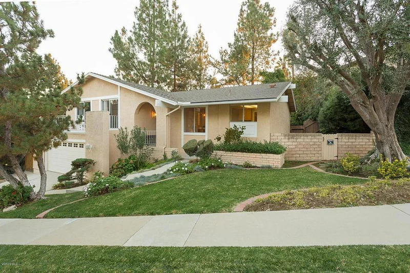 5525 Modena, Agoura Hills, CA 91301