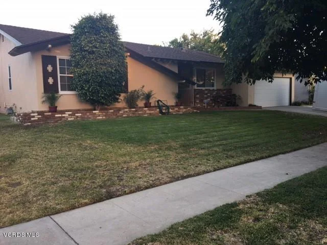 8520 Remmet, Canoga Park, CA 91303