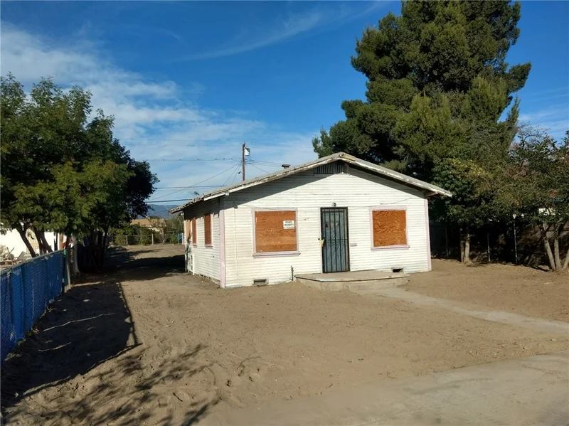 515 G, Colton, CA 92324