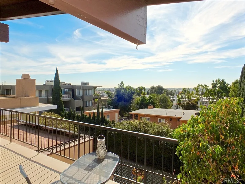 2728 20th, Signal Hill, CA 90755