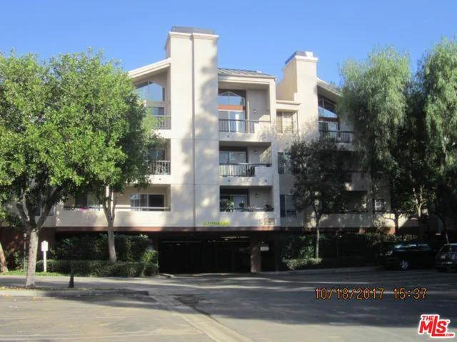 5540 Owensmouth #220, Woodland Hills, CA 91367