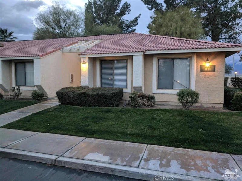 43376 Cook #8, Palm Desert, CA 92211