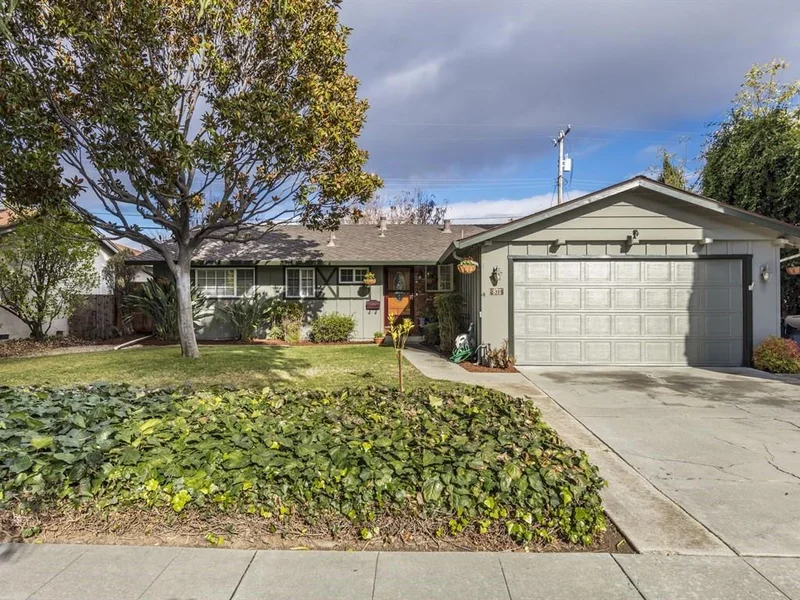 871 W Latimer Avenue, Campbell, CA 95008