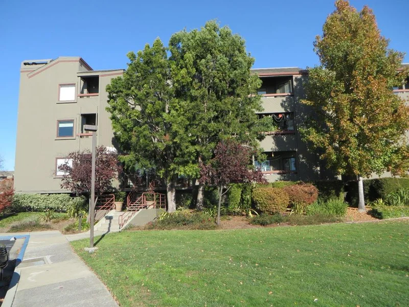 780 Sea Spray #201, Foster City, CA 94404