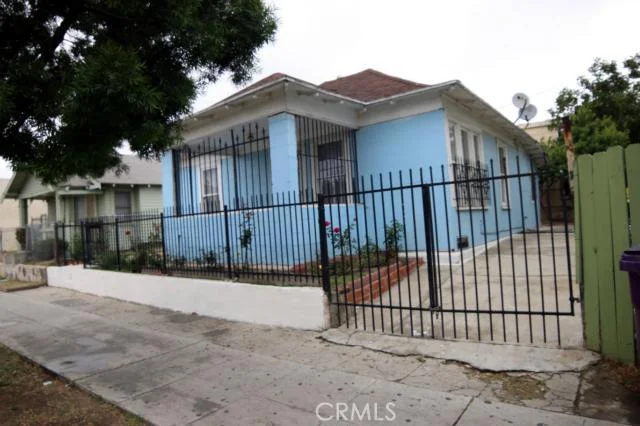 1029 10th, Long Beach, CA 90813