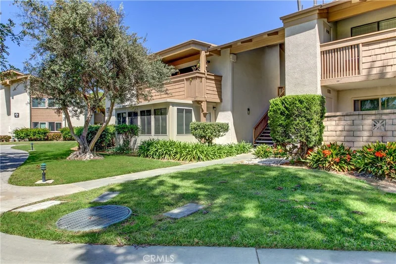 8888 Lauderdale #218-F, Huntington Beach, CA 92646