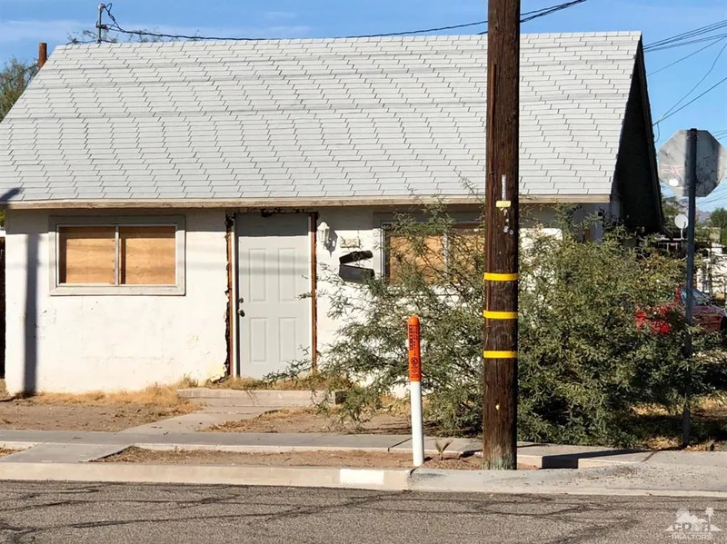 225 Barnard, Blythe, CA 92225