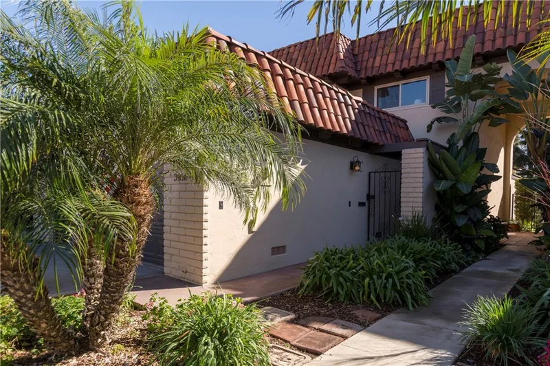 3016 Club House, Costa Mesa, CA 92626