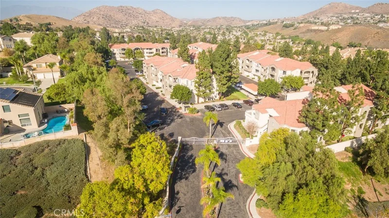 1015 La Terraza Circle 302, Corona, CA 92879
