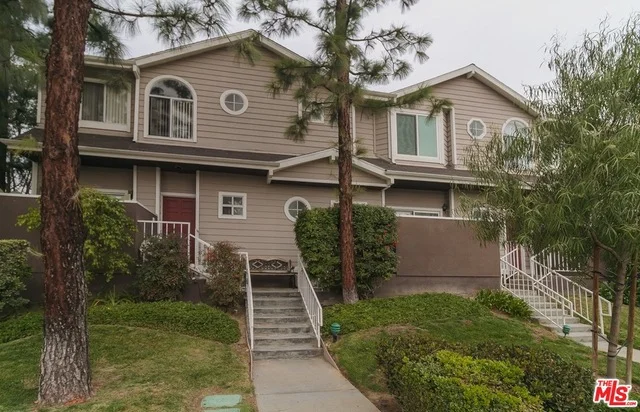 8624 De Soto #140, Canoga Park, CA 91304