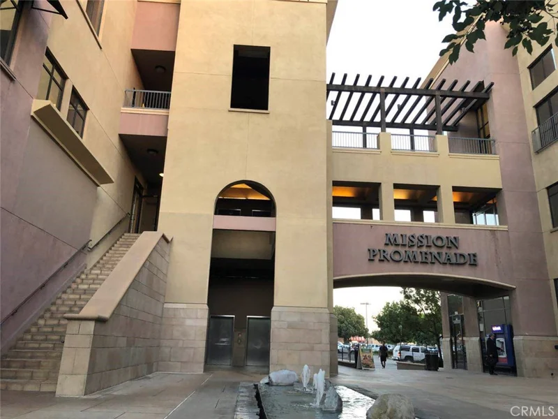 101 Mission #325, Pomona, CA 91766