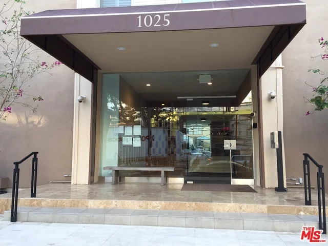 1025 Kings #203, West Hollywood, CA 90069