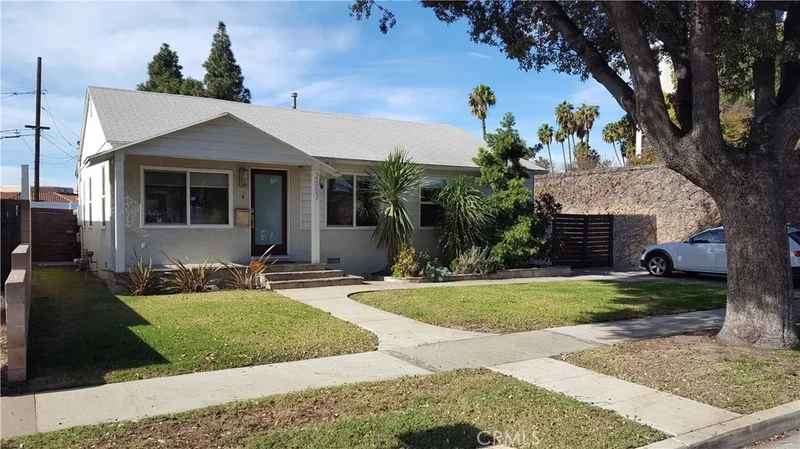 2557 Ximeno, Long Beach, CA 90815
