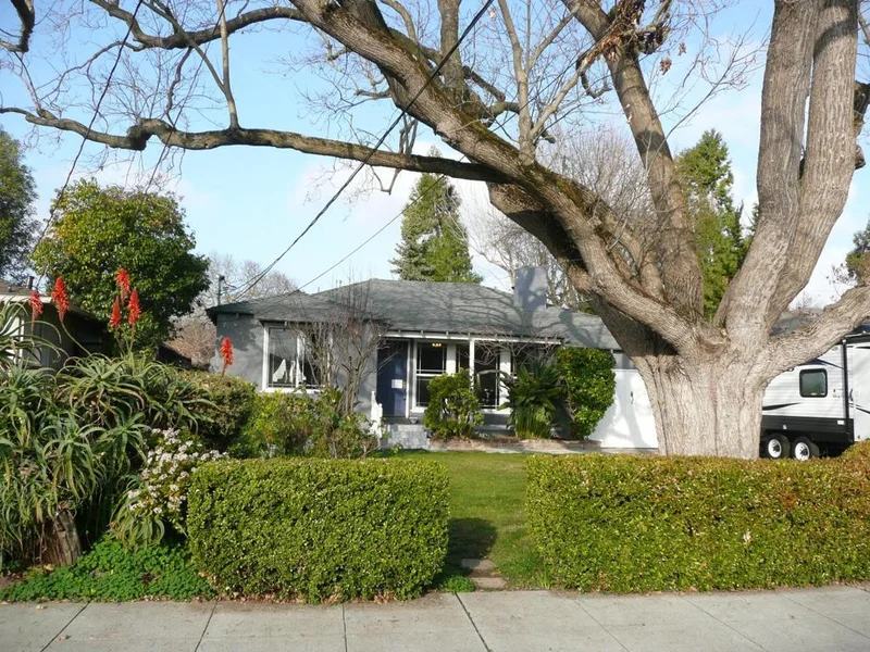 1129 18th, Redwood City, CA 94063
