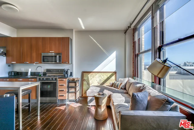 460 Spring #906, Los Angeles, CA 90013