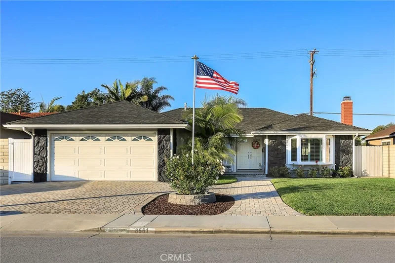 8561 Martinique, Huntington Beach, CA 92646