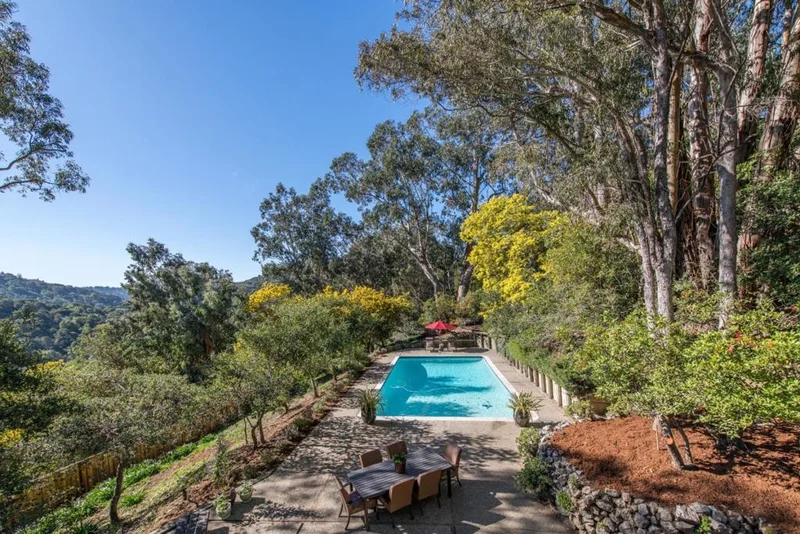 30 Via Delizia, Hillsborough, CA 94010