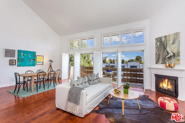 1021 Crescent Heights #302, West Hollywood, CA 90046