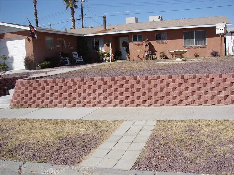 25596 Tamarisk, Barstow, CA 92311