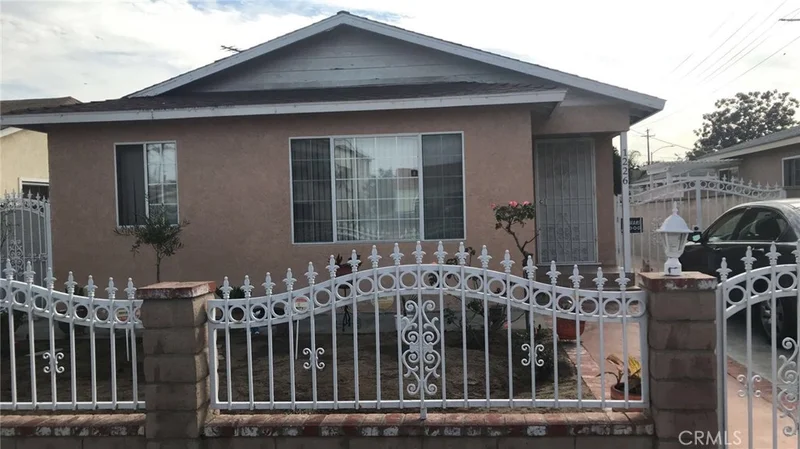 1226 F, Wilmington, CA 90744