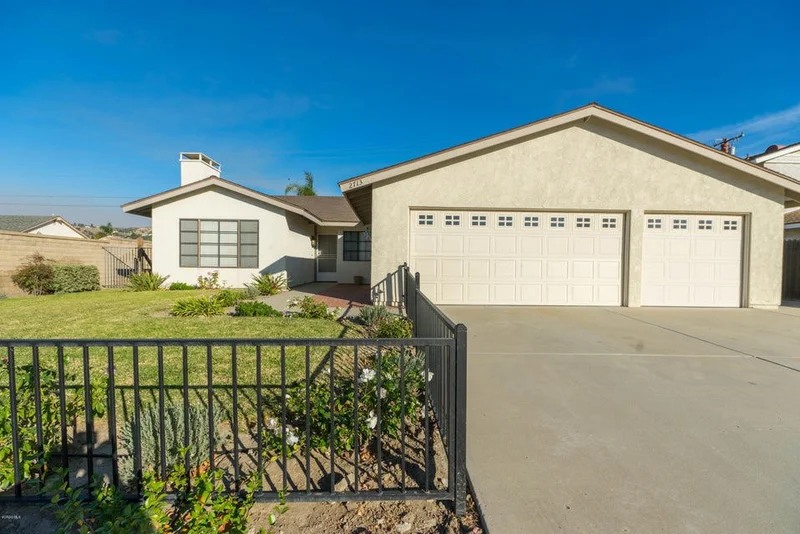 2713 Los Nogales, Camarillo, CA 93010