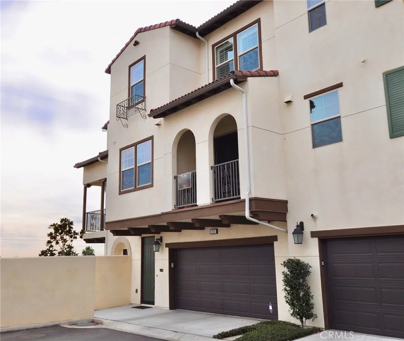1870 Gladys #103, Signal Hill, CA 90755