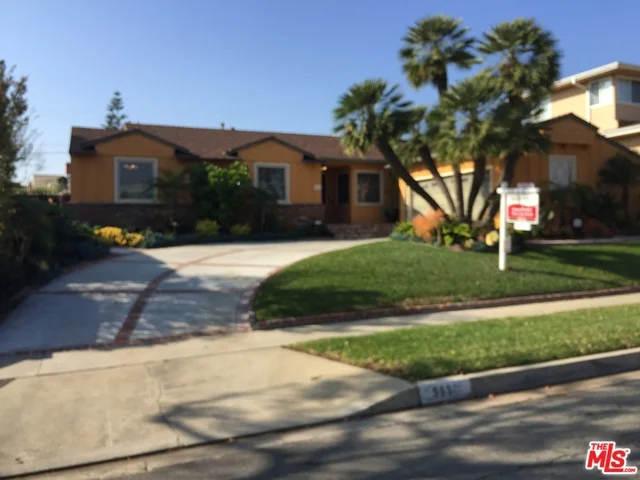 5635 Chariton, Los Angeles, CA 90056