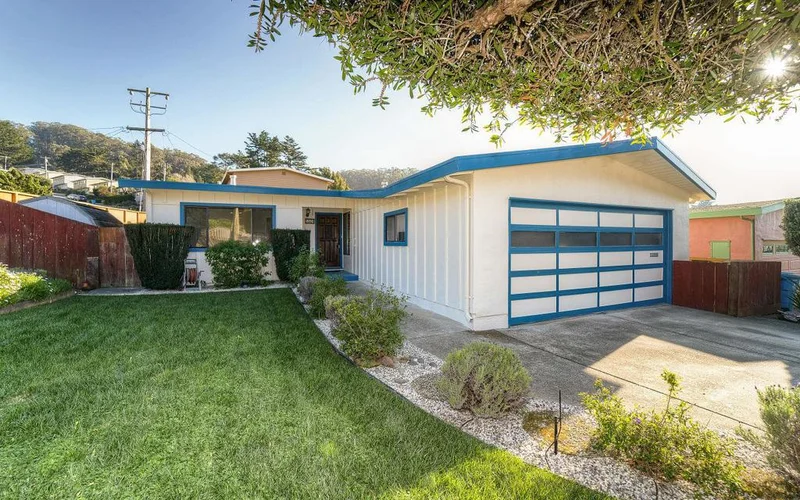 1024 Valencia, Pacifica, CA 94044
