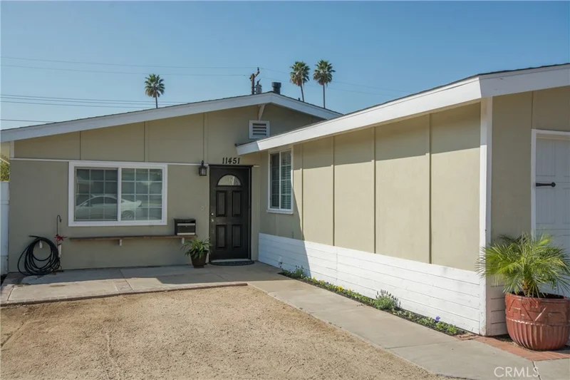 11451 Hewes, Orange, CA 92869