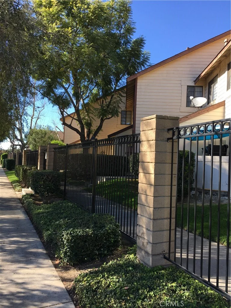 895 34th #D, Long Beach, CA 90806